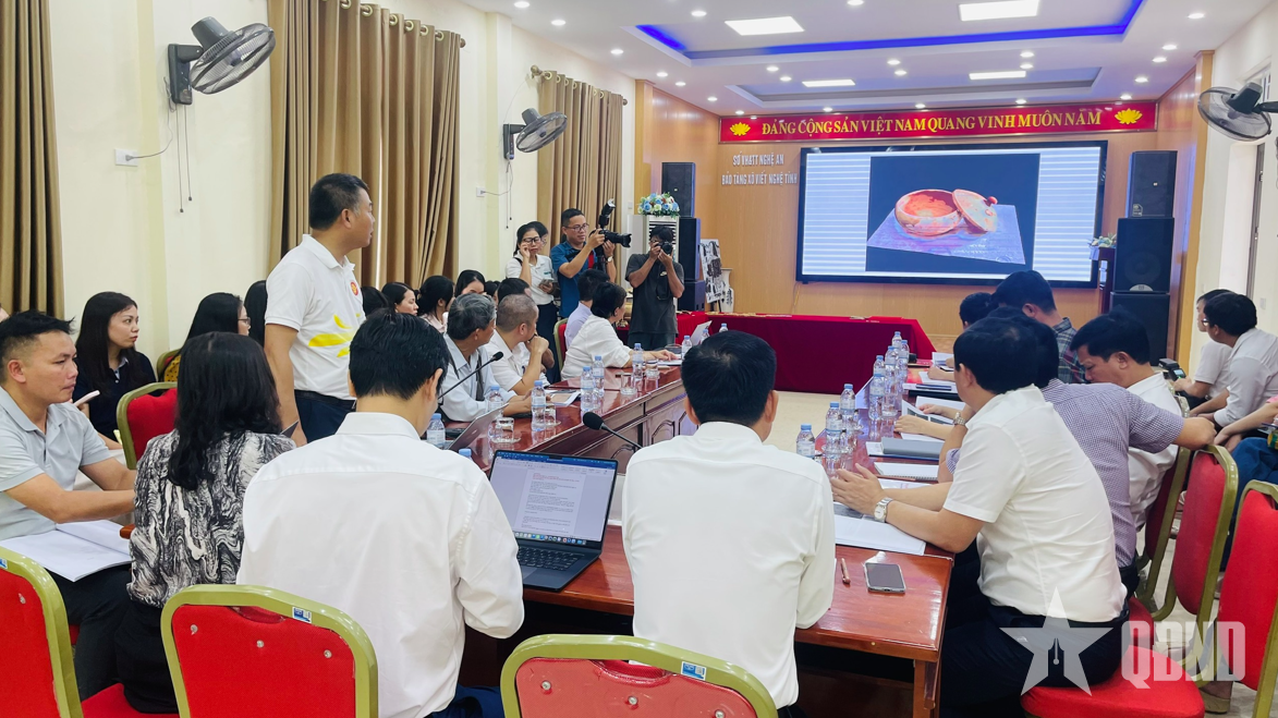 Nghệ An: Phát hiện nhiều di vật quý tại hai ngôi mộ cổ giai đoạn Lục Triều còn nguyên vẹn